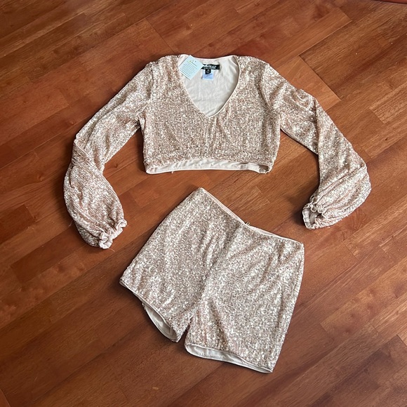 CELEBRITY SEQUIN OUTFIT - Picture 2 of 7